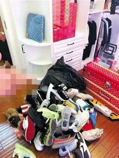 国产鞋卖惨视频,卖惨视频揭示真实困境