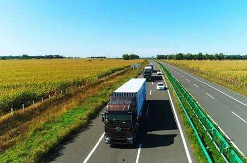 国产重卡高速公路视频,国产重卡风采独领风骚